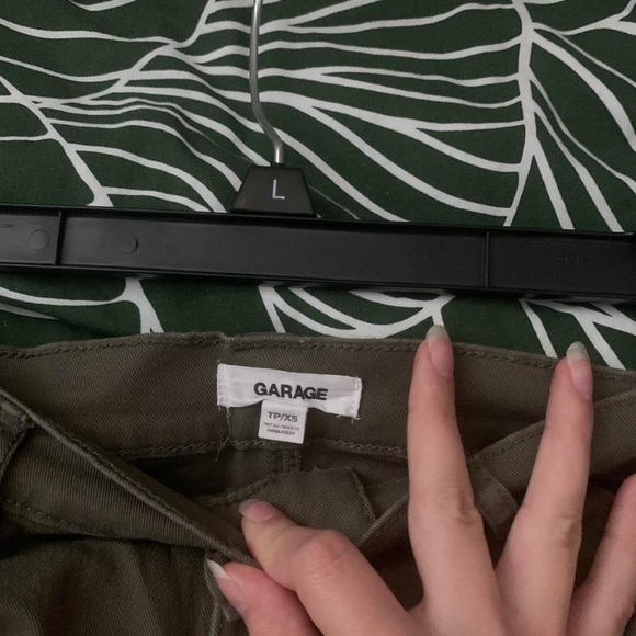 Garage brand cargo pants: XS in army green - Picture 4 of 4